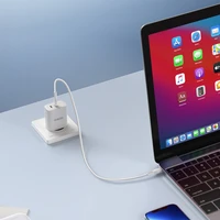 Dux Ducis Duzzona sienas lādētājs T4 - 2xType C - PD 35W balts