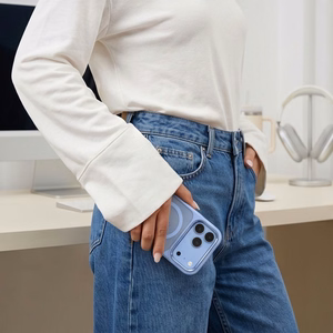 Tech-Protect Magmat MagSafe CC vāciņš modelim iPhone 17 Pro / 18 Pro – caurspīdīgi gaiši zils