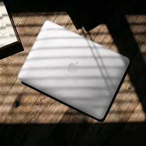 Tech-Protect Softshell maciņš MacBook Pro 16" 2021 / 2023 / 2024 / 2025 / 2026 - caurspīdīgs