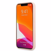 Guess GUHMP13MLSLMGLP viedtālruņa apvalks iPhone 13 6.1" gaiši rozā cietais silikona ar zelta logotipu MagSafe