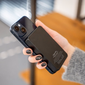 Krüger&Matz magnētiskais bezvadu ārējais akumulators, 10000 mAh, melns