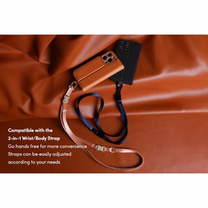 Moshi Overture MagSafe vāciņš ierīcei iPhone 16 Pro, ar noņemamu vegāniskās ādas maku, “Caramel Brown” krāsā