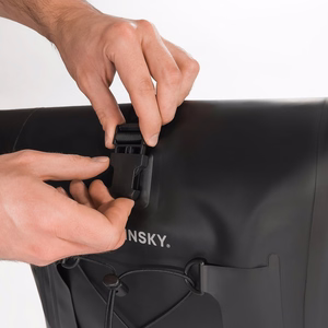Ūdensnecaurlaidīga velosipēda bagāžnieka soma Wozinsky WBB24BK, 25 l, melna