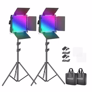 660 PRO RGB LED видеосвет с barndoor