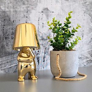 Nakts lampa Golden Man dizains G