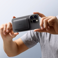 Mini magnētiskais portatīvais lādētājs Joyroom JR-W020 5000mAh USB-A USB-C 20W (melns) + USB-C / USB-C kabelis