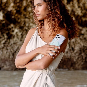 Uniq Coehl Celest Magnētiskais uzlādes viedtālruņa apvalks iPhone 16 Pro Max - varavīksnes