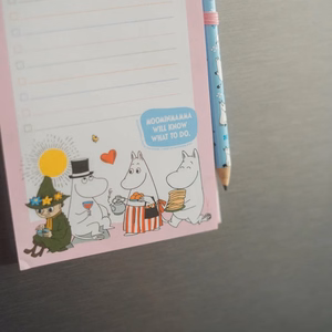 Moomins magnētisks iepirkumu saraksta bloknots ledusskapim ar zīmuli, 10 × 21 cm