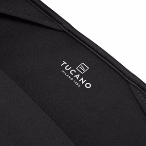 Tucano Colore2 neoprēna klēpjdatora apvalks 13 collu MacBook Air (M5/M4/M3/M2/M1, 2026–2018), 13 collu MacBook Pro un 12 collu klēpjdatoriem, melns