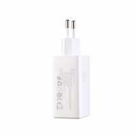 Joyroom JR-TG10 65W GaN 2x USB-C + USB-A sienas lādētājs ar 100W USB-C - USB-C 1.2m kabeli - balts