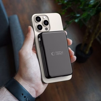 Tech-Protect LifeMag PB31 portatīvais lādētājs ar MagSafe 10000mAh 15W USB-C / USB-A / iebūvētu USB-C / Lightning kabeļiem - melna
