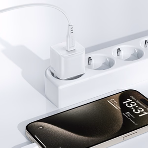 Acefast A73 Mini PD 20W GaN sienas lādētājs + USB-C kabelis - balts