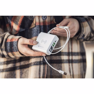 FORCELL F-ENERGY daudzfunkcionālais lādētājs 15W 4in1 ar USB/USB-C pieslēgvietu, portatīvo lādētāju 8000mAh un bezvadu uzlādi