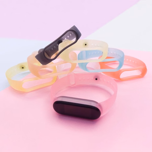Silikona siksniņa Xiaomi Mi Band 5 / 6 aprocei - zelta