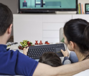 Logitech K400 Plus tastatūra RF bezvadu holandiešu melna