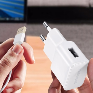 Samsung EP-TA200EWE USB-A 15W sienas lādētājs ar EP-DR140AWE USB-A - USB-C kabeli (OOB Bulk - aizstājējiepakojums) - balts