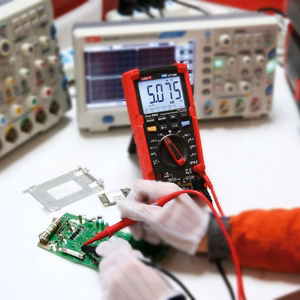 Digitālais multimetrs Uni-T PRO UT195E