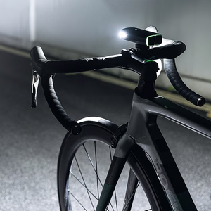 Wozinsky priekšējais velosipēda lukturis ar USB-C kabeli, 3000 lm – melns