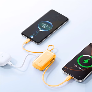 Joyroom JR-PR2 35W 10000mAh Powerbank ar Iebūvētiem USB-C un Lightning Kabeļiem - Oranžs