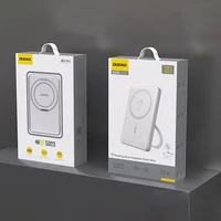 Dudao K28S 20W PD 5000mAh Portatīvais lādētājs ar Magnētisko funkciju un statīvu - sudraba