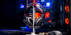 Kruger&Matz Warrior GH-10 uz ausīm liekamas spēļu austiņas