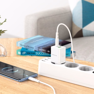 Borofone Sienas lādētājs BN7 - USB + Type C - QC 3.0 PD 20W ar Type C uz Type C kabeli balts