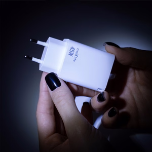 Maxlife MXTC-09-45AC GaN PD QC lādētājs 1x USB-C 1x USB 45W balts