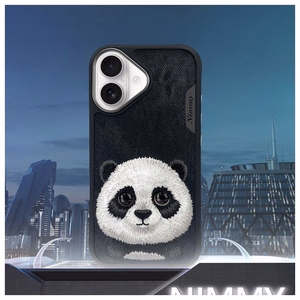 Nimmy Big Eyed Pet 2.0 Panda Viedtālruņa apvalks priekš iPhone 16 - melns