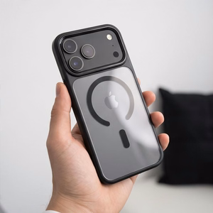 Tech-Protect Magmat MagSafe CC maciņš modelim iPhone 17 Pro / 18 Pro – caurspīdīgs melns