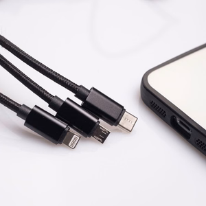 Maxlife 3in1 kabelis USB - Lightning + USB-C + microUSB 1,0 m 2,1A melnais neilons