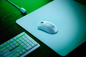 Razer Viper V3 Pro spēļu pele labās rokas RF bezvadu + USB-C optiskā 35000 DPI
