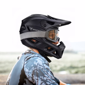 Wozinsky pilnas sejas velosipēda ķivere ar noņemamu vizieri, 60–62 cm, melna