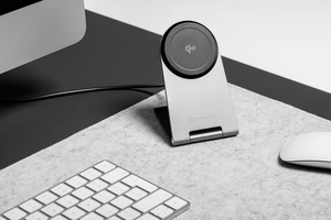 FORCELL F-ENERGY Flip Charge Qi2 15W bezvadu lādētājs saderīgs ar MagSafe sudraba
