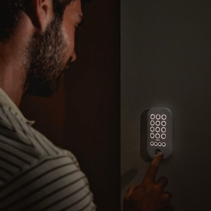 Yale viedās signalizācijas sākuma komplekts 6 elementi - Vadības bloks, Sirēna, Tastatūra, Tālvadības pults, Kustības sensors, Loga/durvju sensors