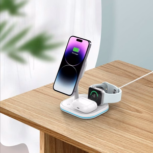 Tech-Protect QI15W-A27 3-in-1 indukcijas lādētājs ar MagSafe statīvu viedtālrunim / Apple Watch / AirPods - balts