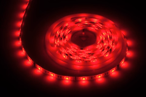 Apgaismojuma komplekts ar 5050 SMD LED lenti (150 LED), barošanas bloku un krāsu kontrolieri