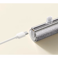 VEGER portatīvais lādētājs 5000 mAh ar iebūvētu savienotāju Lightning PD QC3.0 2,4A 12W PlugOn (W0573P) sudraba