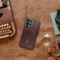 GENTLEMAN MAG COVER Viedtālruņa apvalks, saderīgs ar MagSafe, Samsung S25 PLUS brūns