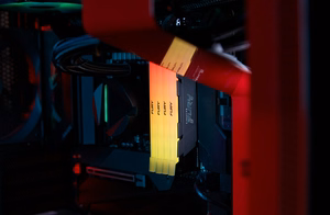 Kingston Technology FURY 16GB 3600MT/s DDR4 CL16 DIMM 1Gx8 Renegade RGB