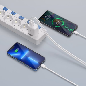 Tech-Protect C20W USB-C PD 20W / USB-A QC 3.0 lādētājs ar USB-C / Lightning kabeli - balts