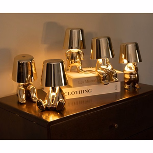 Galda lampa pie gultas GOLD MAN Art Deco sēdoša (versija 7) MLTL