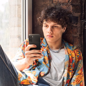 Spigen Rugged Armor viedtālruņa apvalks Samsung Galaxy S21 FE - matēta melna