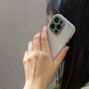 Moshi Napa MagSafe augstākās kvalitātes vegānās ādas vāciņš ierīcei iPhone 15 Pro Max, “Eggnog White” krāsā