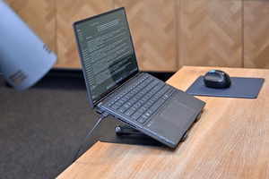 Regulējams, rotējošs, ergonomisks portatīvā datora statīvs 10–17″ LAPTOP STAND ROTO MT2662