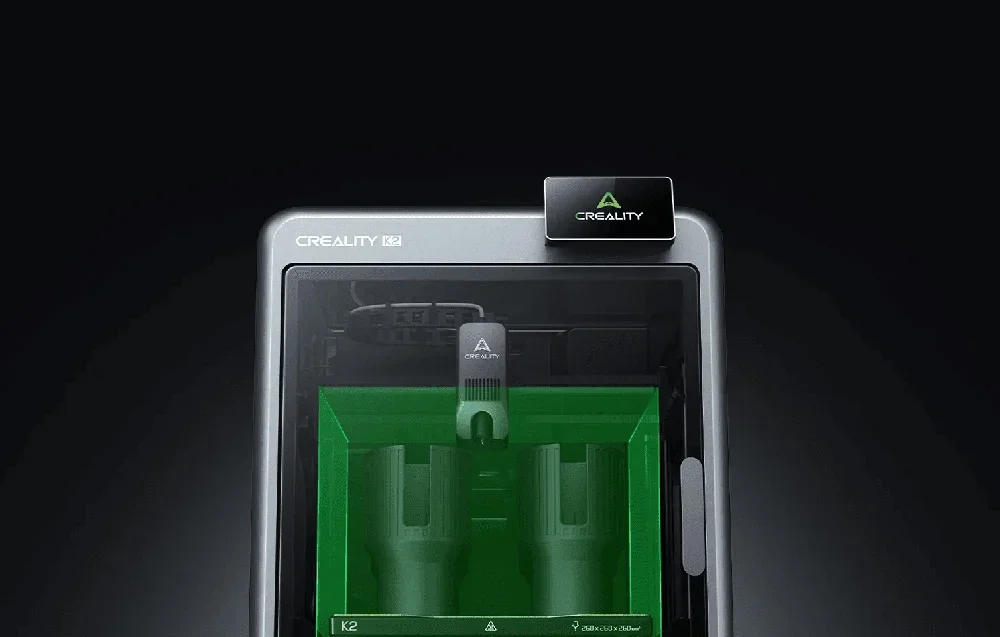 Creality 3D printera augšdaļa ar displeju un zaļu laukumu kamerā