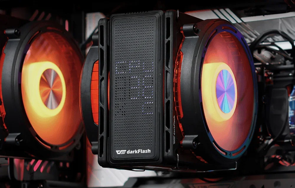Darkflash aktīvais dzesētājs datora korpusā
