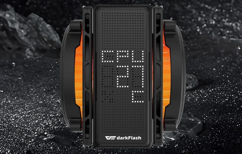 Darkflash aktīvais dzesētājs ar LED ekrānu uz melna fona