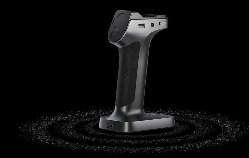 3D scanner stiprinājuma aizmugures skats uz melna fona